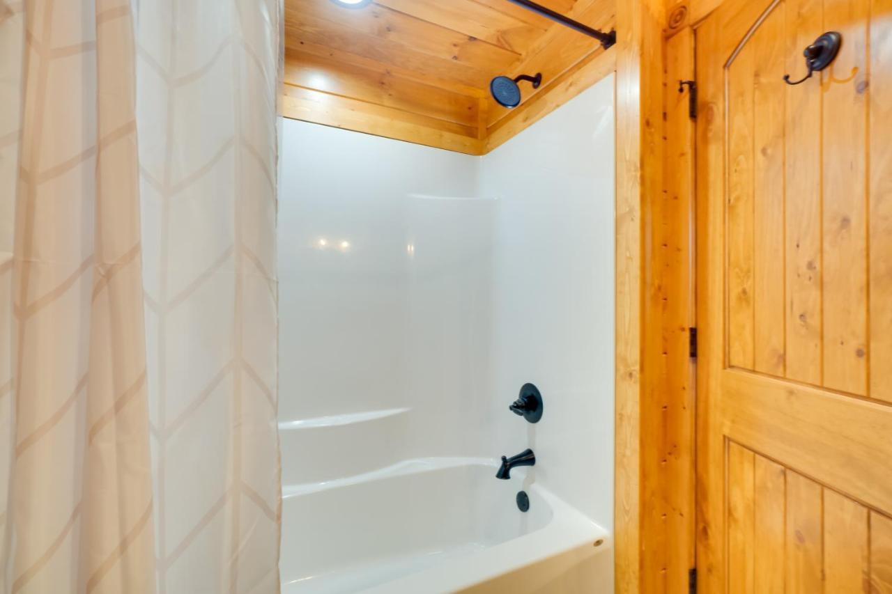 Gatlinburg Vacation Rental With Private Hot Tub! 외부 사진
